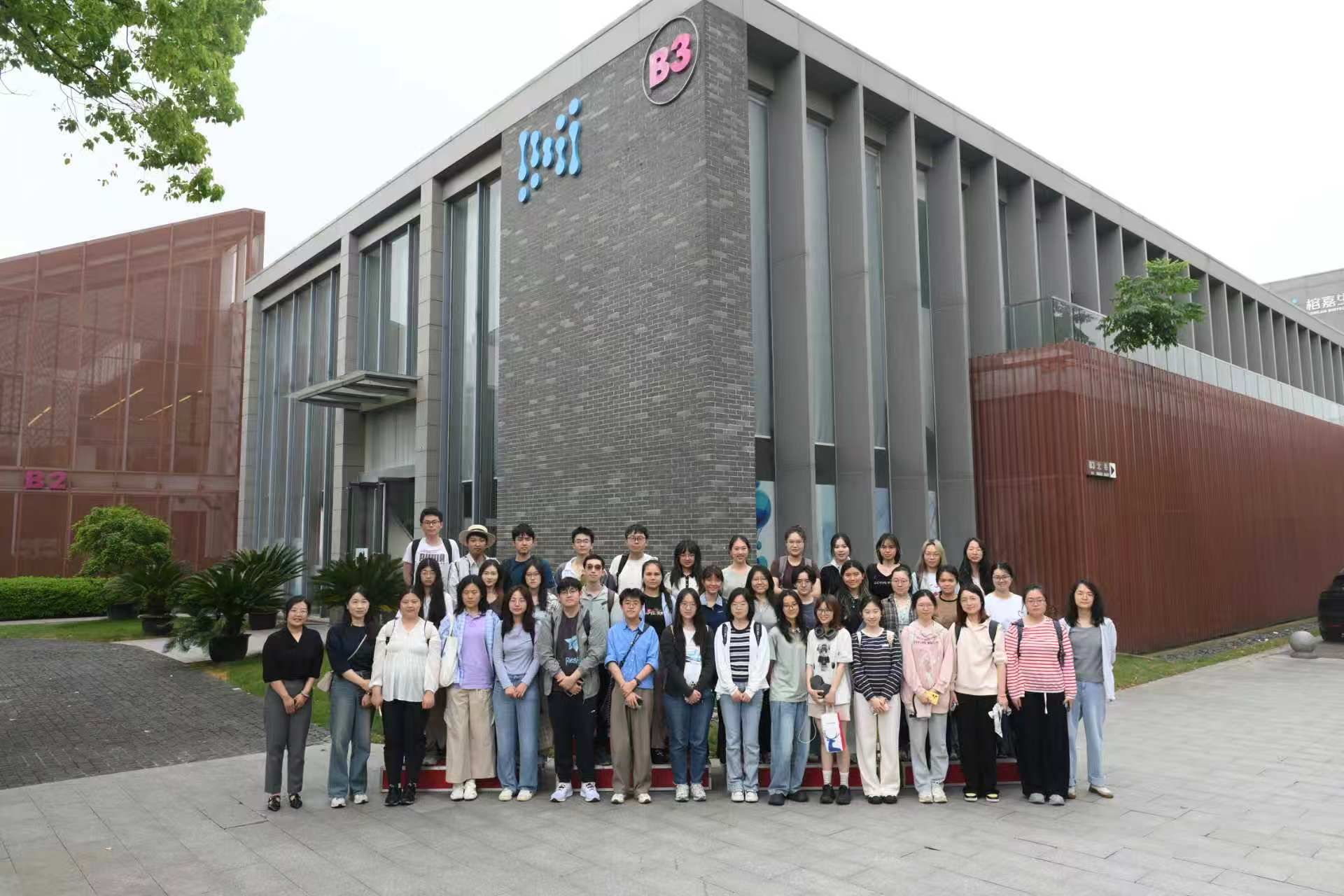医学检验师生参观润达榕嘉开展专业校企联合教学实践活动